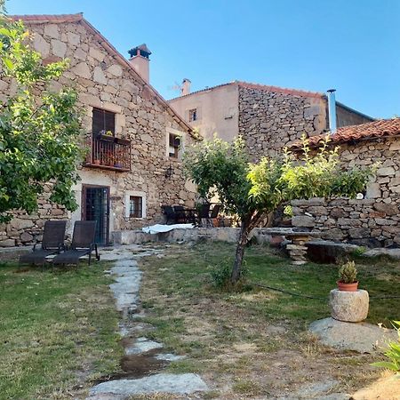 Casa Rural La Casa De Piedra Vendégház Navarredonda de Gredos Kültér fotó