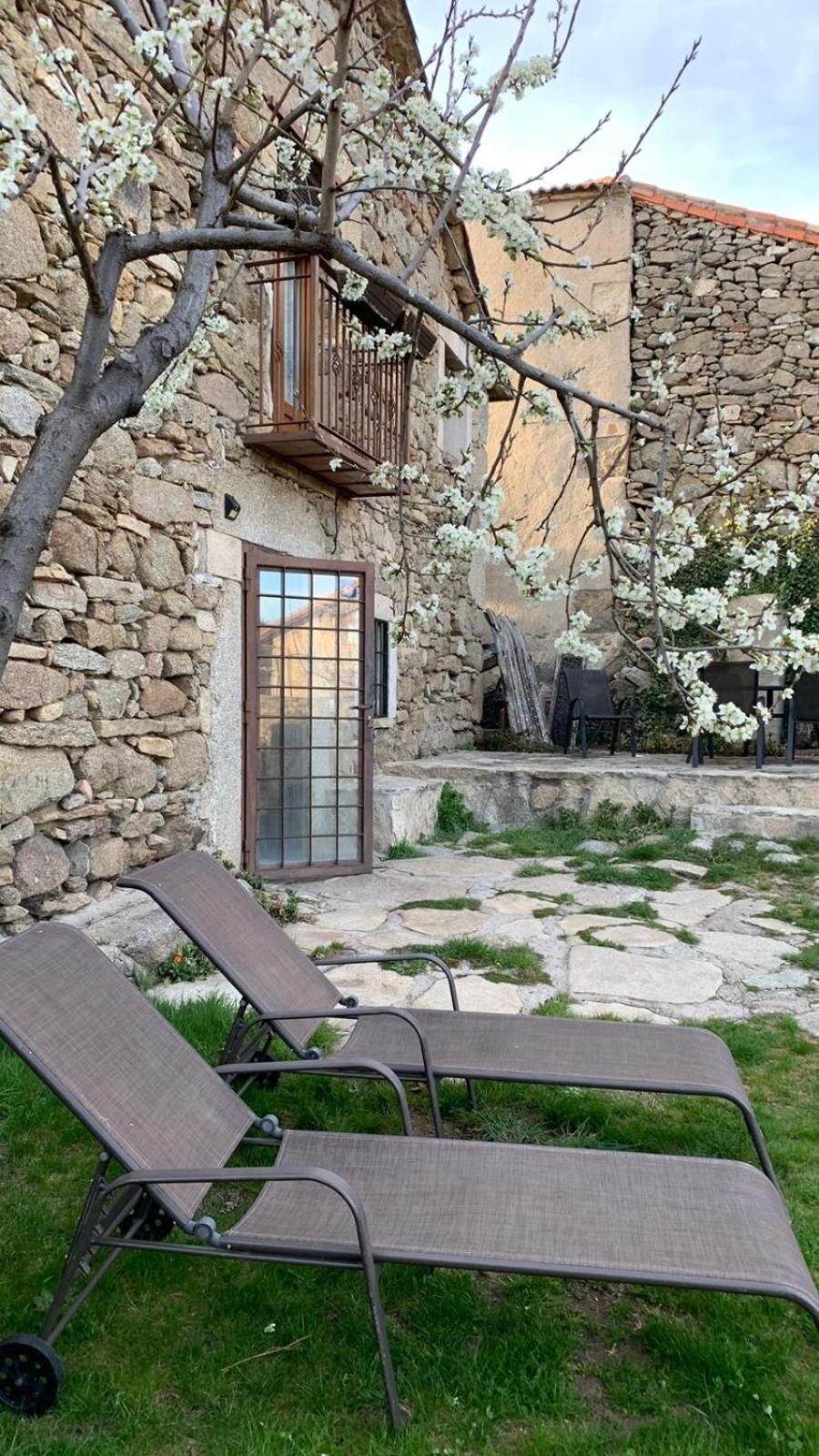 Casa Rural La Casa De Piedra Vendégház Navarredonda de Gredos Kültér fotó