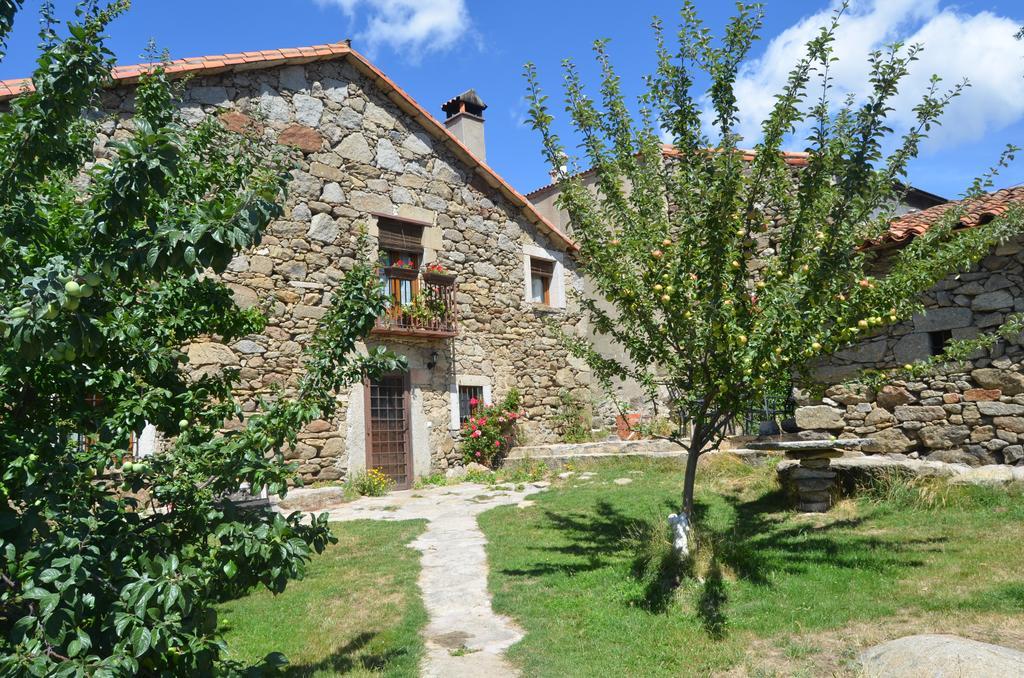 Casa Rural La Casa De Piedra Vendégház Navarredonda de Gredos Kültér fotó